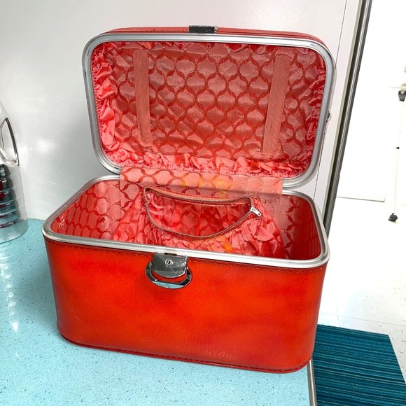 Amelia Earhart Train Case Luggage Orange Vinyl Vintage Handle Metal Hardware - Picture 11 of 12